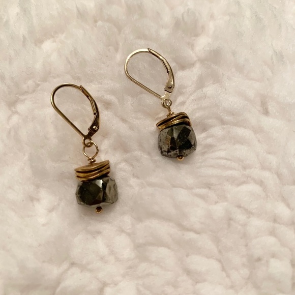 Gold Tone Chrome Rock Dangling Earrings Accessory Layer - Picture 3 of 13